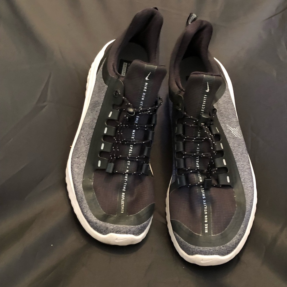Nike Free RN shoes